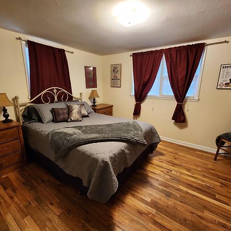 First Deadwood Cottages Екстер'єр фото