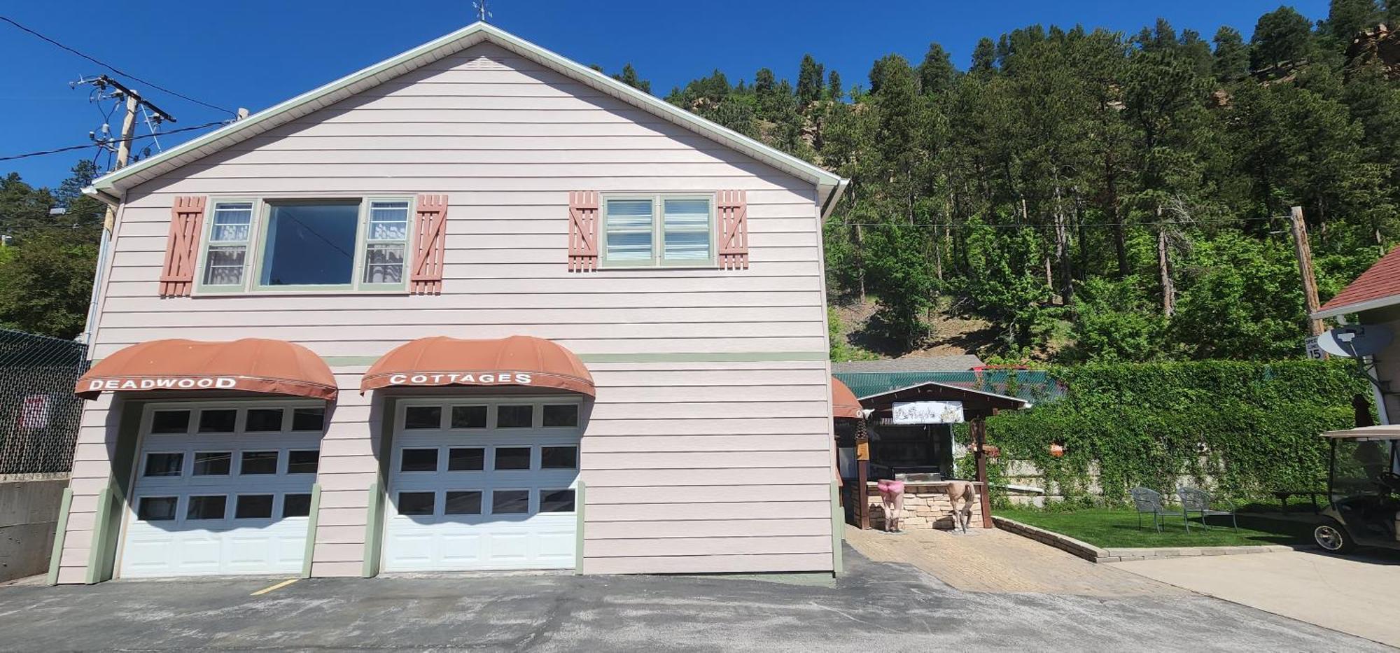 First Deadwood Cottages Екстер'єр фото