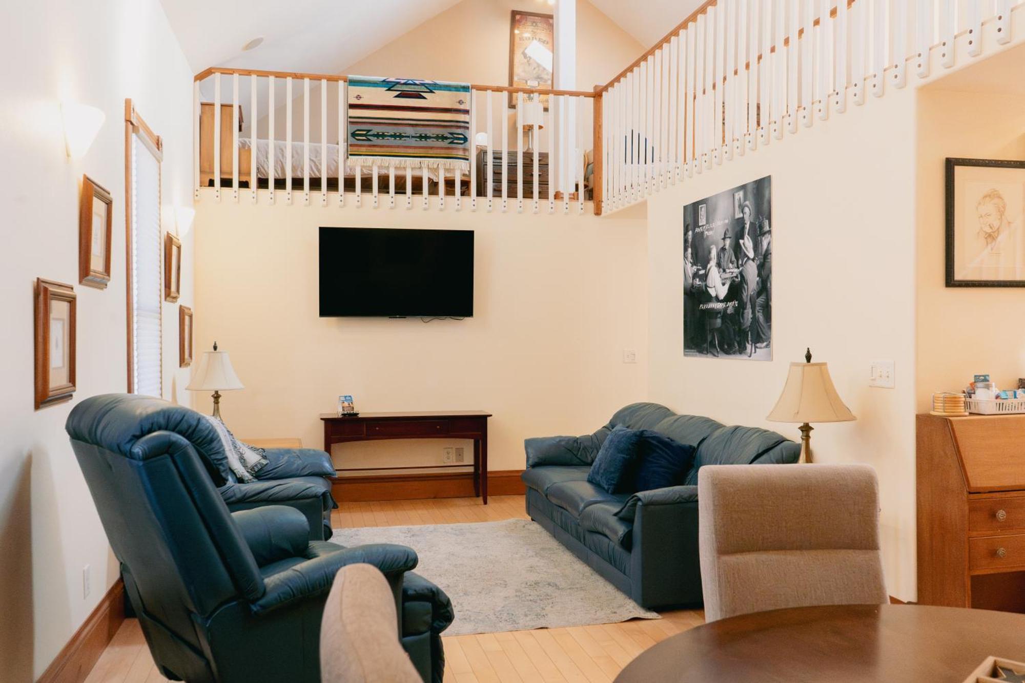 First Deadwood Cottages Екстер'єр фото