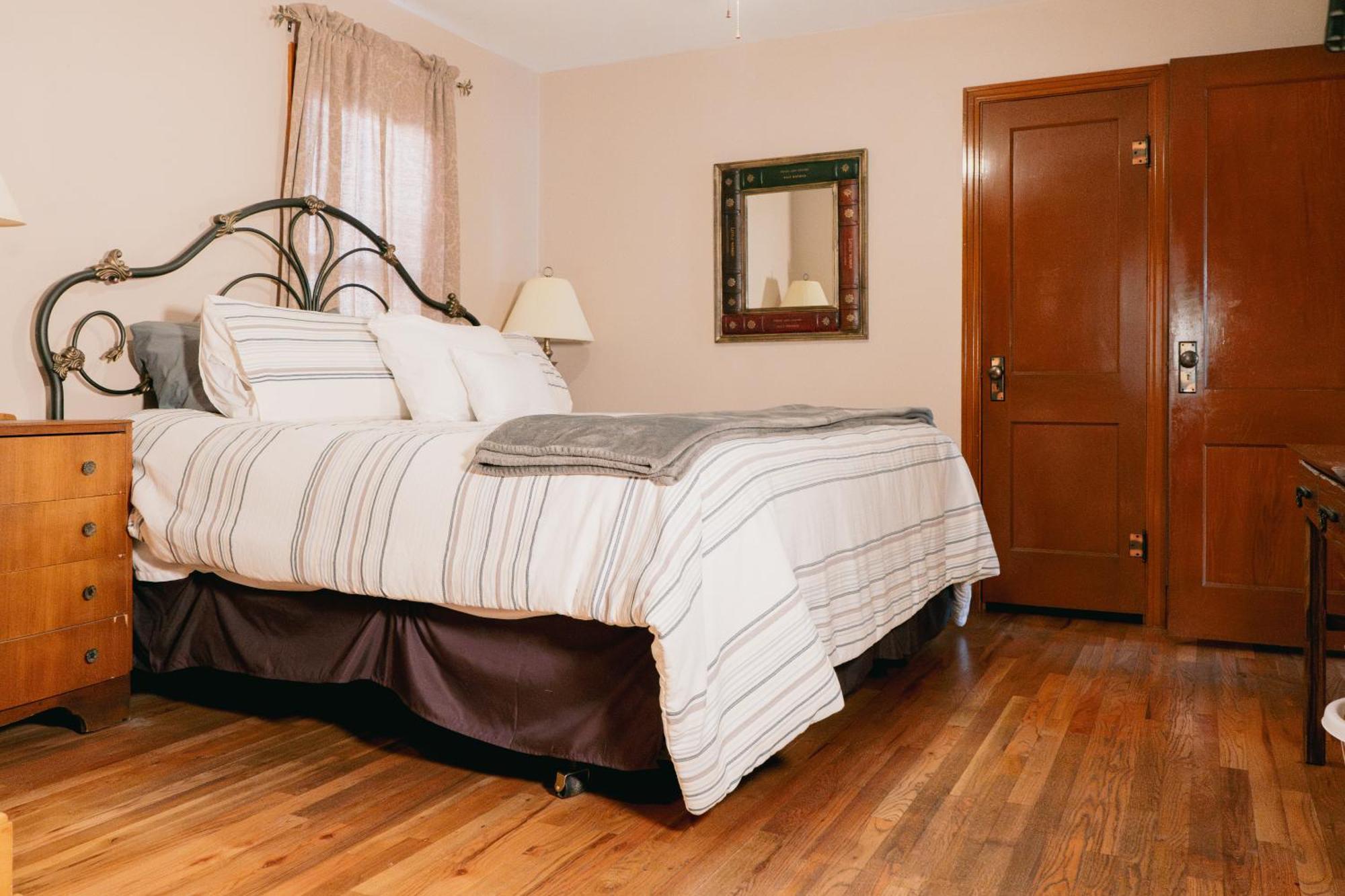 First Deadwood Cottages Екстер'єр фото